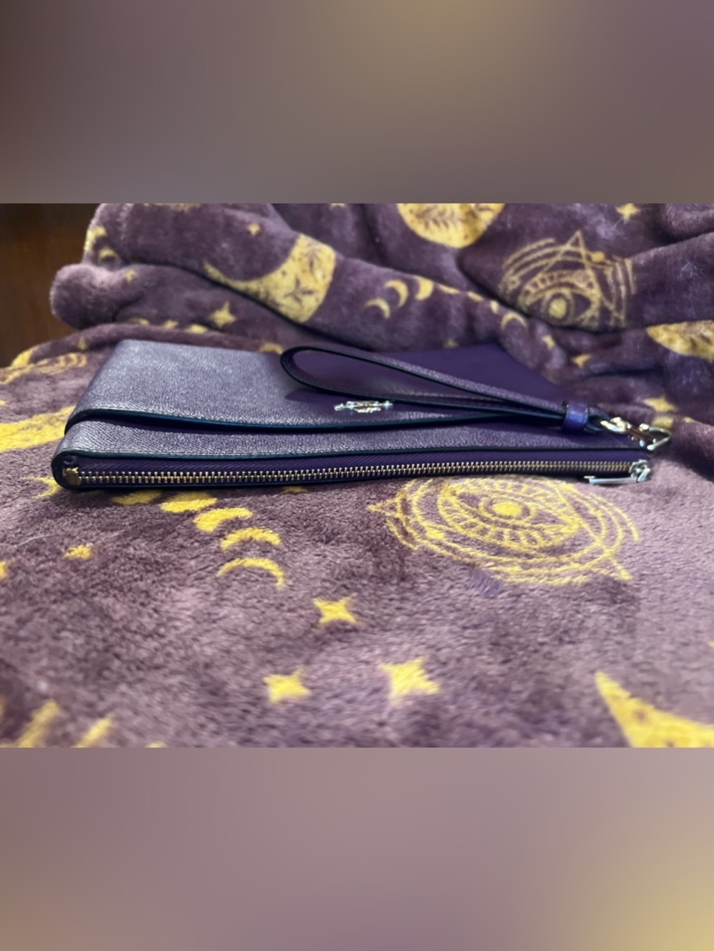 🦄 Coach Purple Pebbled Leather Large Zip Wristlet | Stunning Rich Plum | EUC - Picture 16 of 16